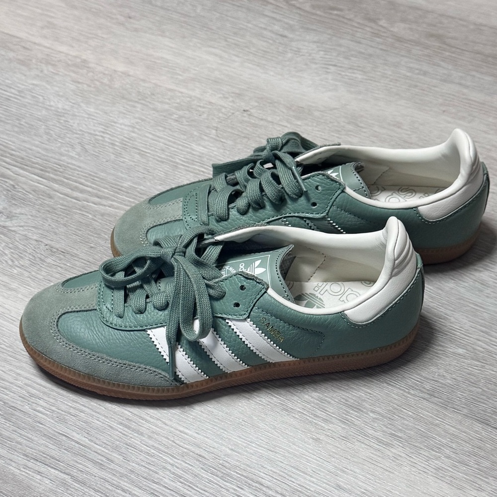 Womens Sambas OG Silver Green Gum
